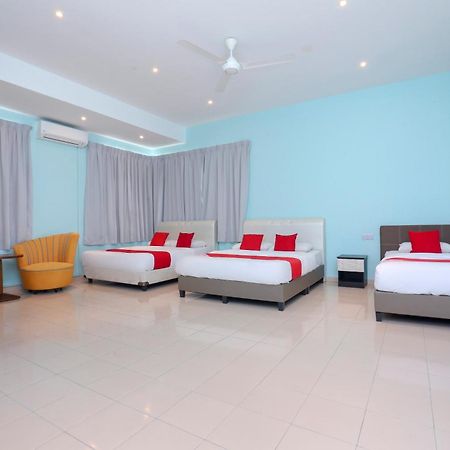 Oyo 90132 Come Inn Premium Куала-Тренгану Экстерьер фото