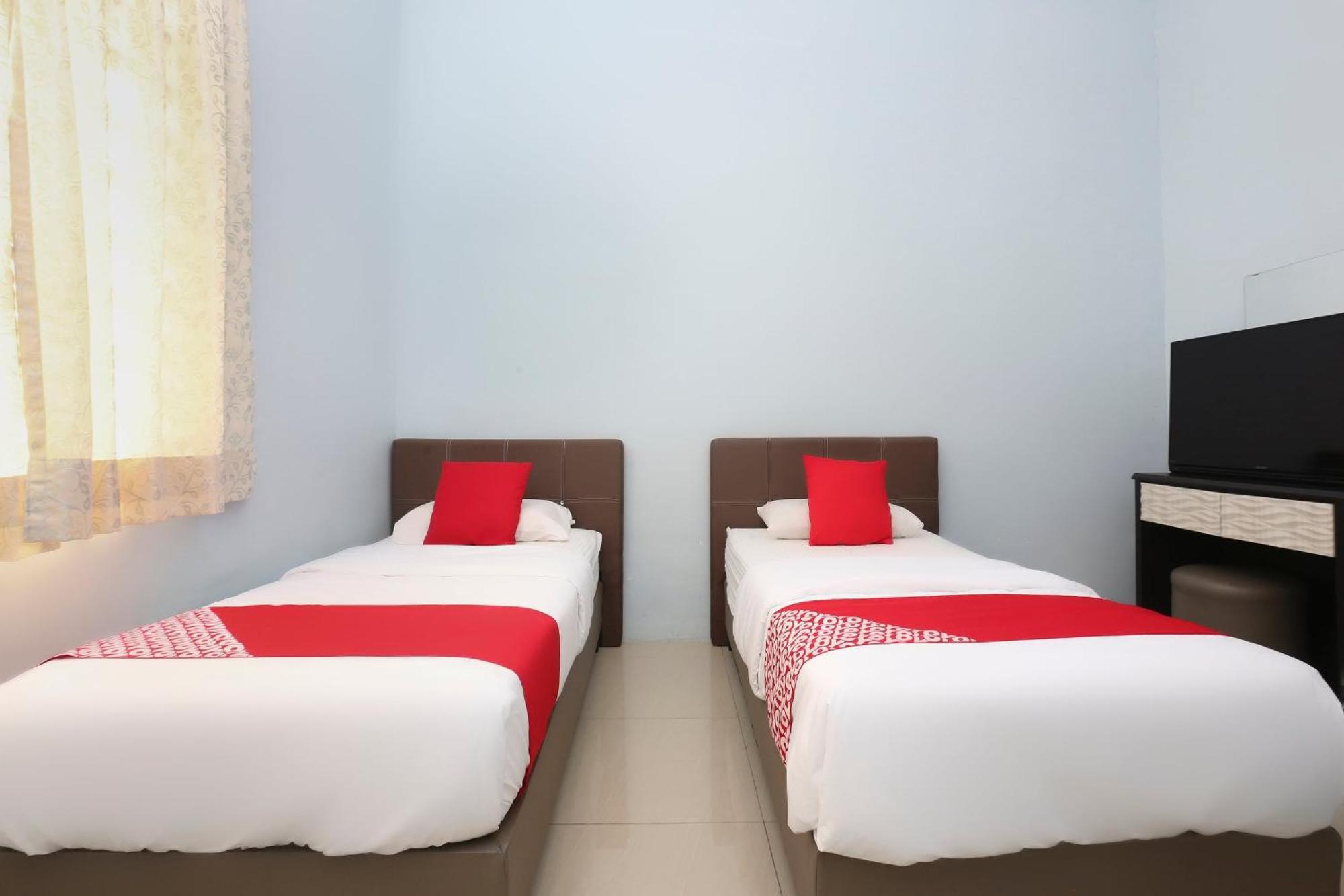 Oyo 90132 Come Inn Premium Куала-Тренгану Экстерьер фото