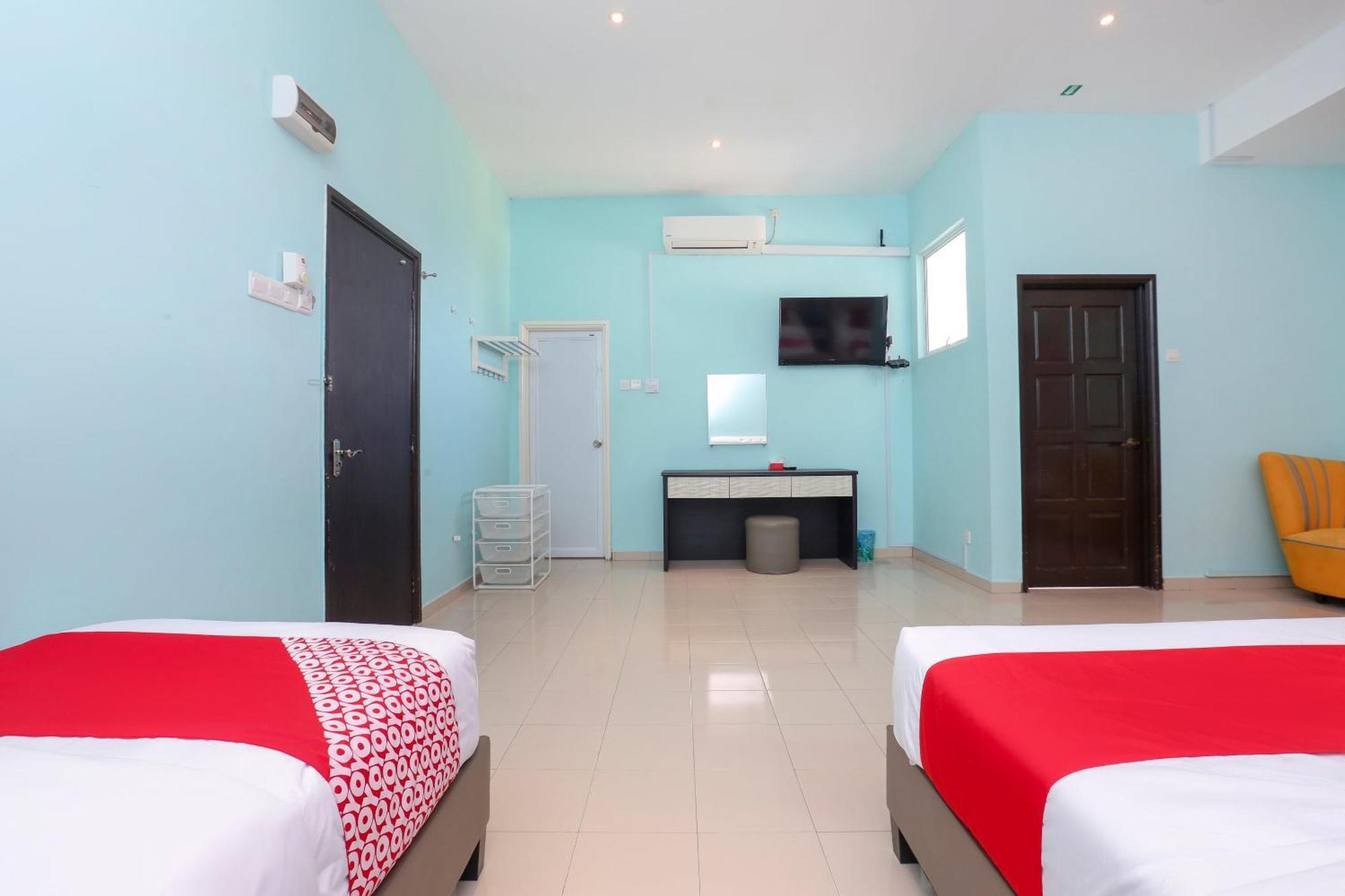 Oyo 90132 Come Inn Premium Куала-Тренгану Экстерьер фото