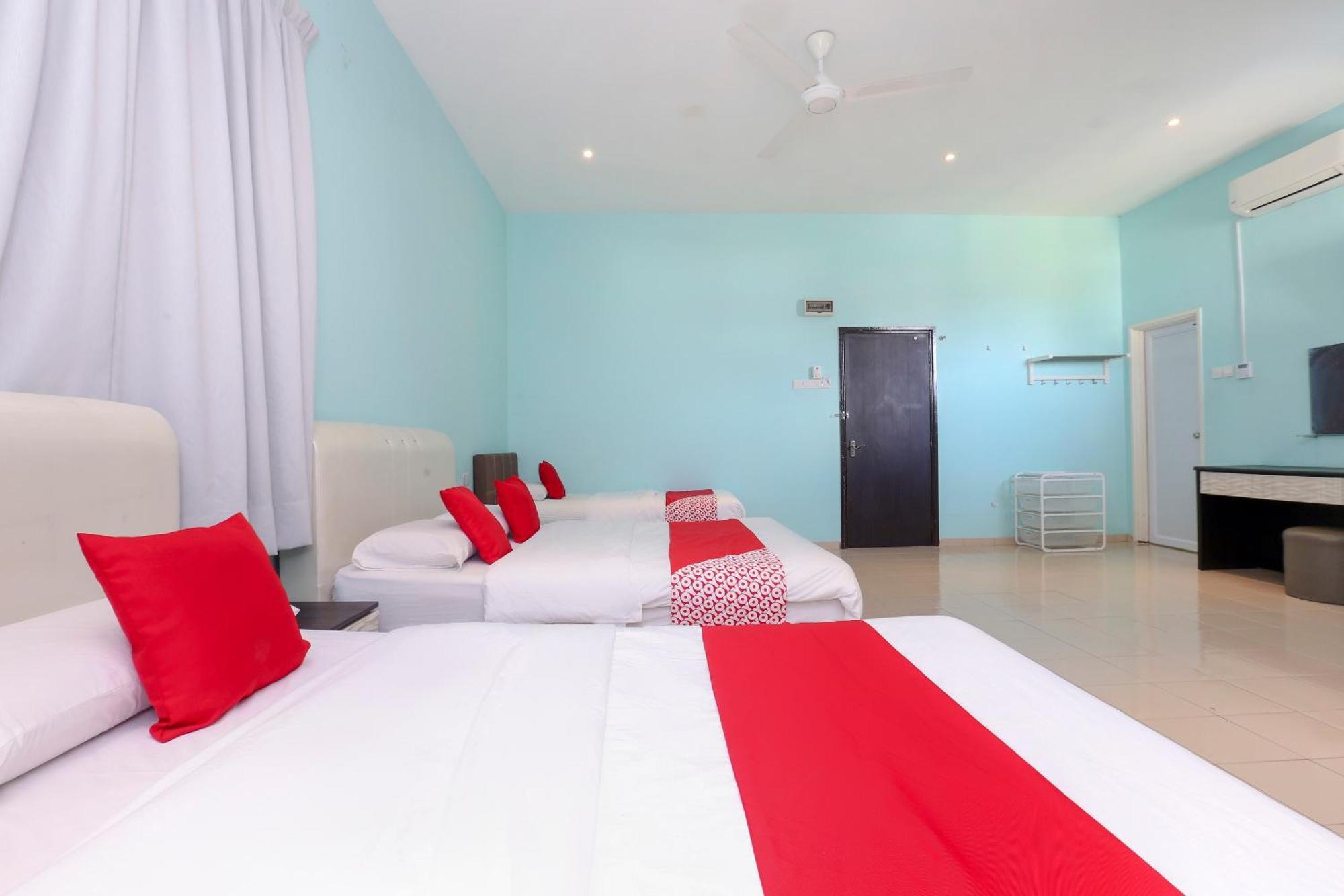Oyo 90132 Come Inn Premium Куала-Тренгану Экстерьер фото