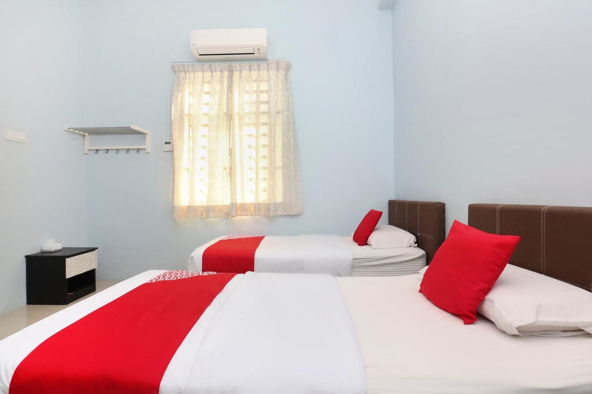 Oyo 90132 Come Inn Premium Куала-Тренгану Экстерьер фото