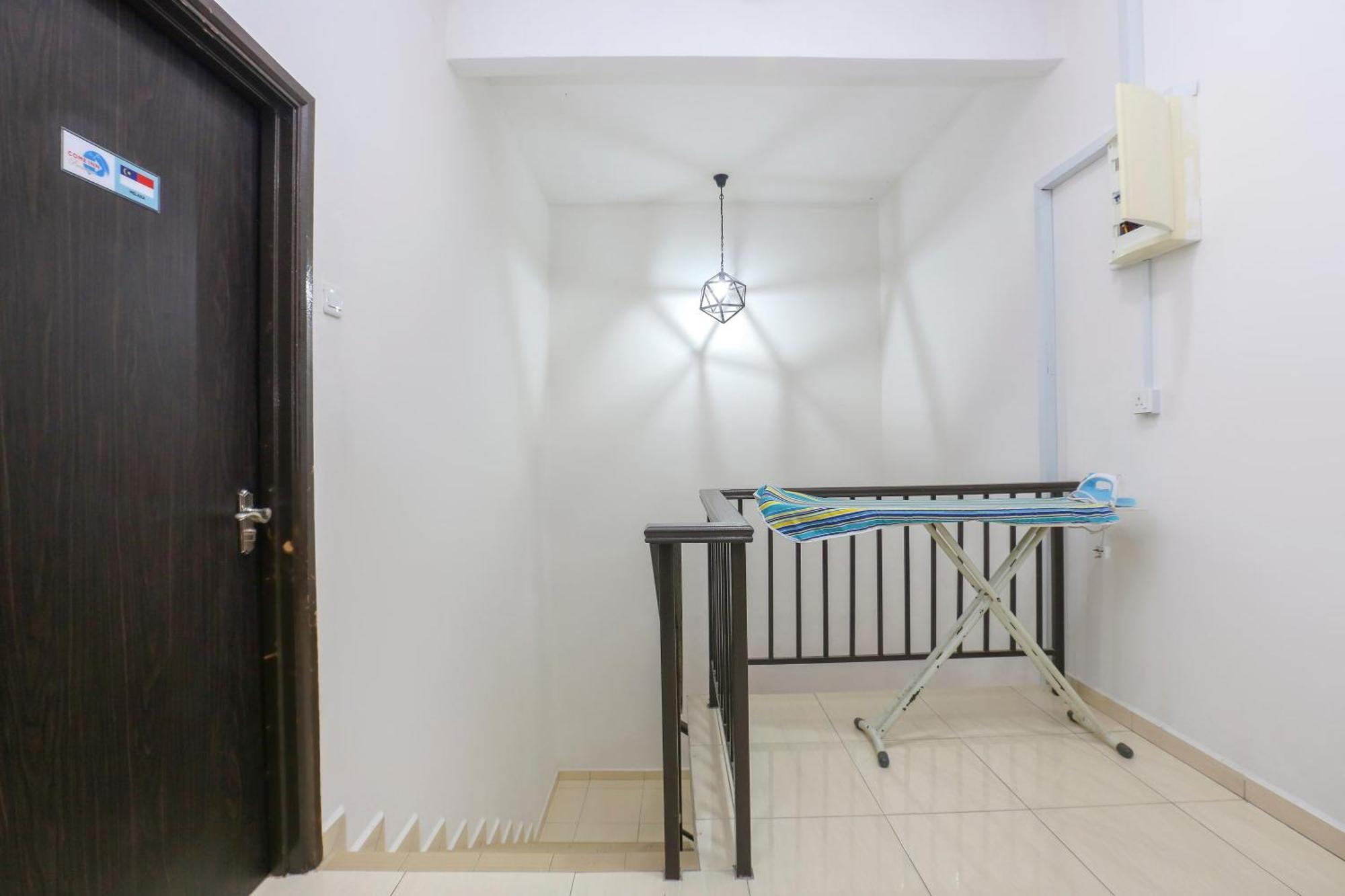Oyo 90132 Come Inn Premium Куала-Тренгану Экстерьер фото