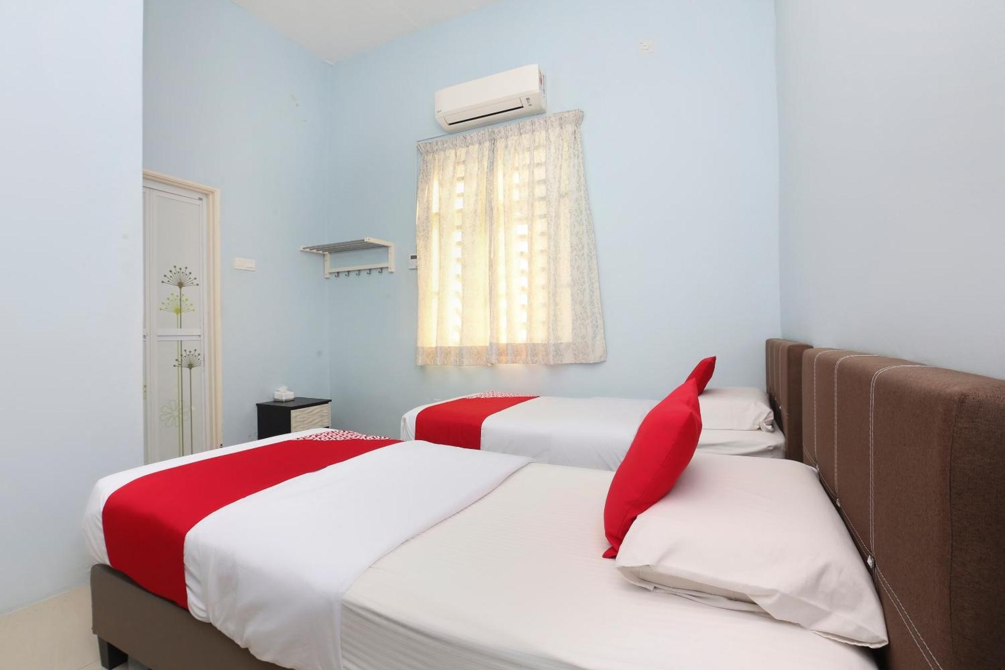 Oyo 90132 Come Inn Premium Куала-Тренгану Экстерьер фото