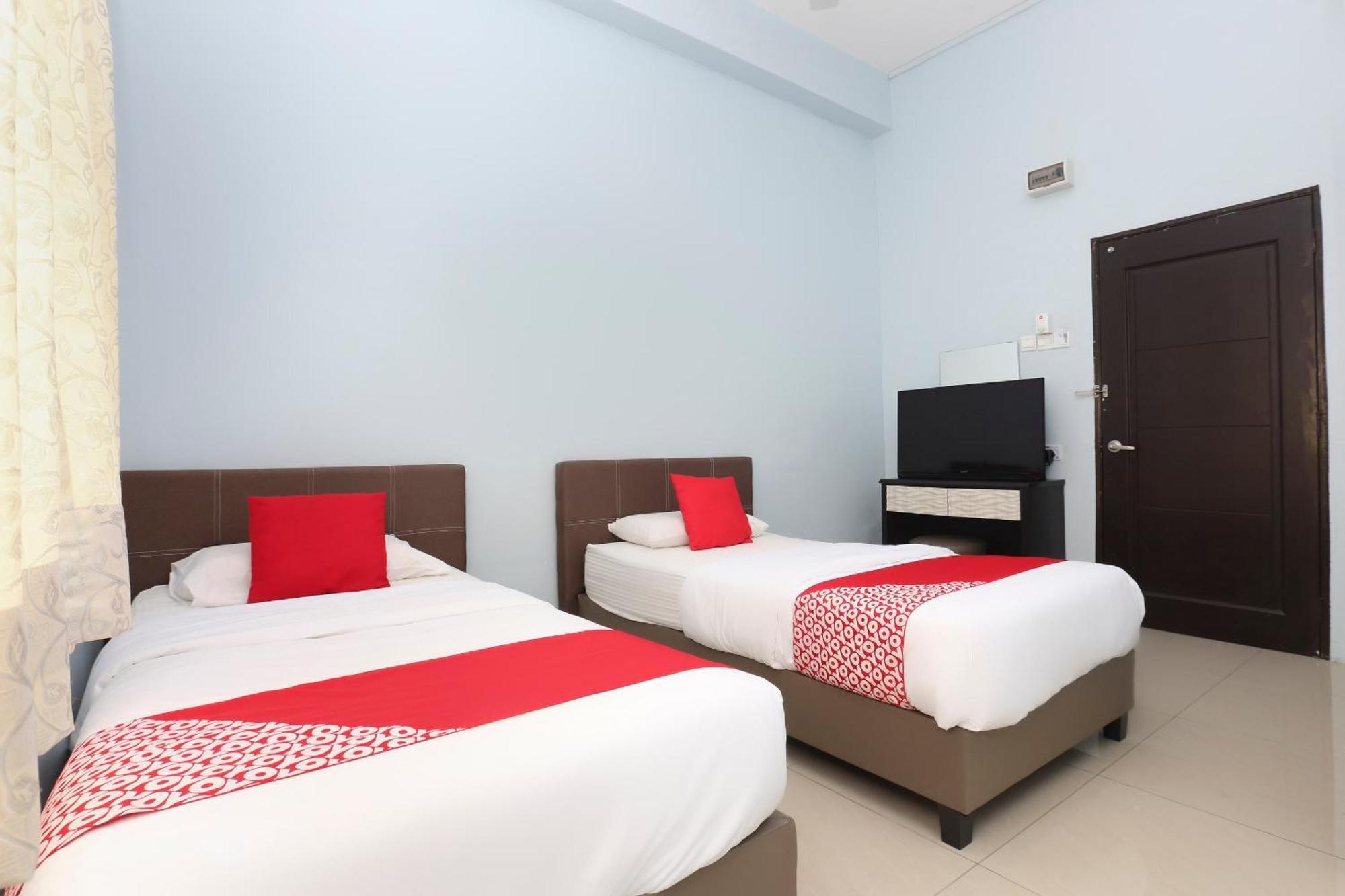 Oyo 90132 Come Inn Premium Куала-Тренгану Экстерьер фото