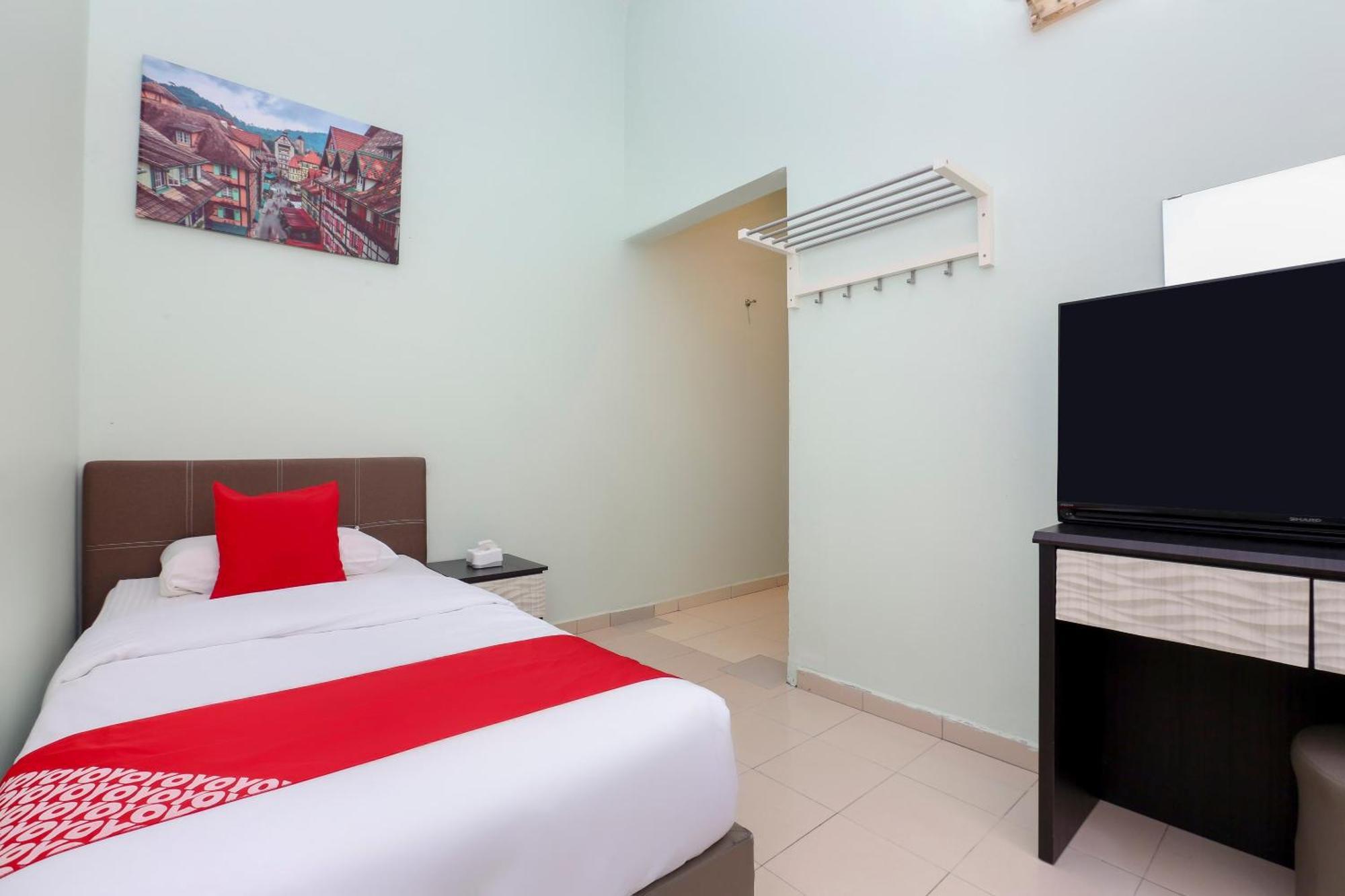 Oyo 90132 Come Inn Premium Куала-Тренгану Экстерьер фото