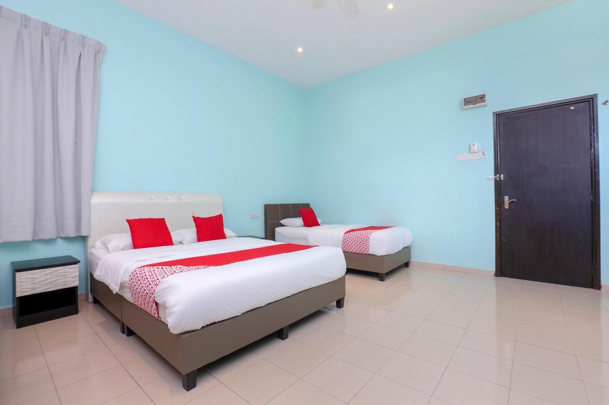 Oyo 90132 Come Inn Premium Куала-Тренгану Экстерьер фото