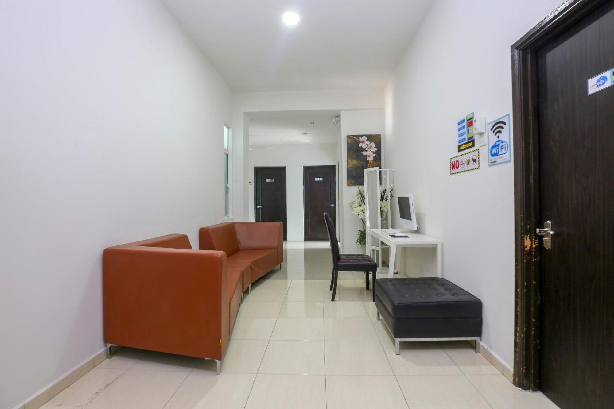Oyo 90132 Come Inn Premium Куала-Тренгану Экстерьер фото
