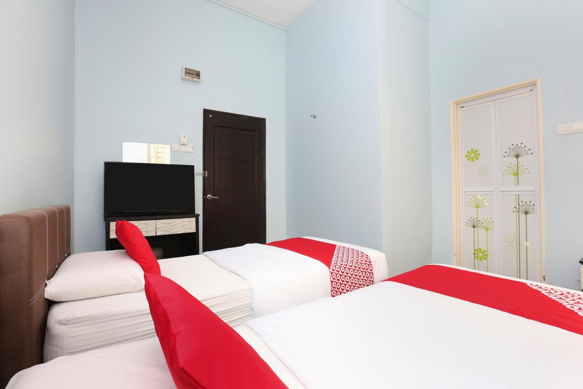 Oyo 90132 Come Inn Premium Куала-Тренгану Экстерьер фото